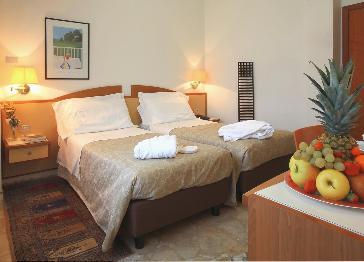 Alexandra Hotel 3*