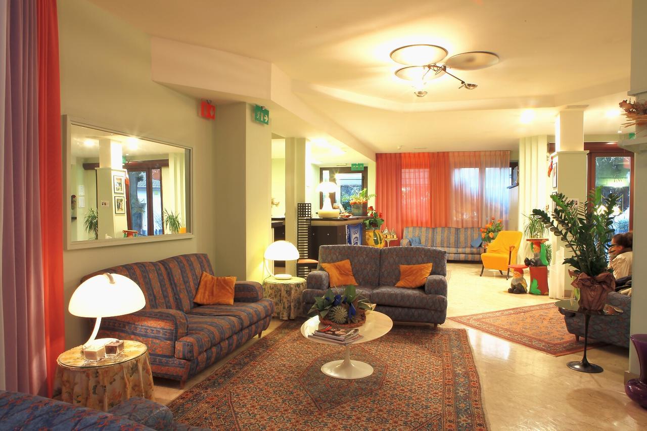 Alexandra Hotel